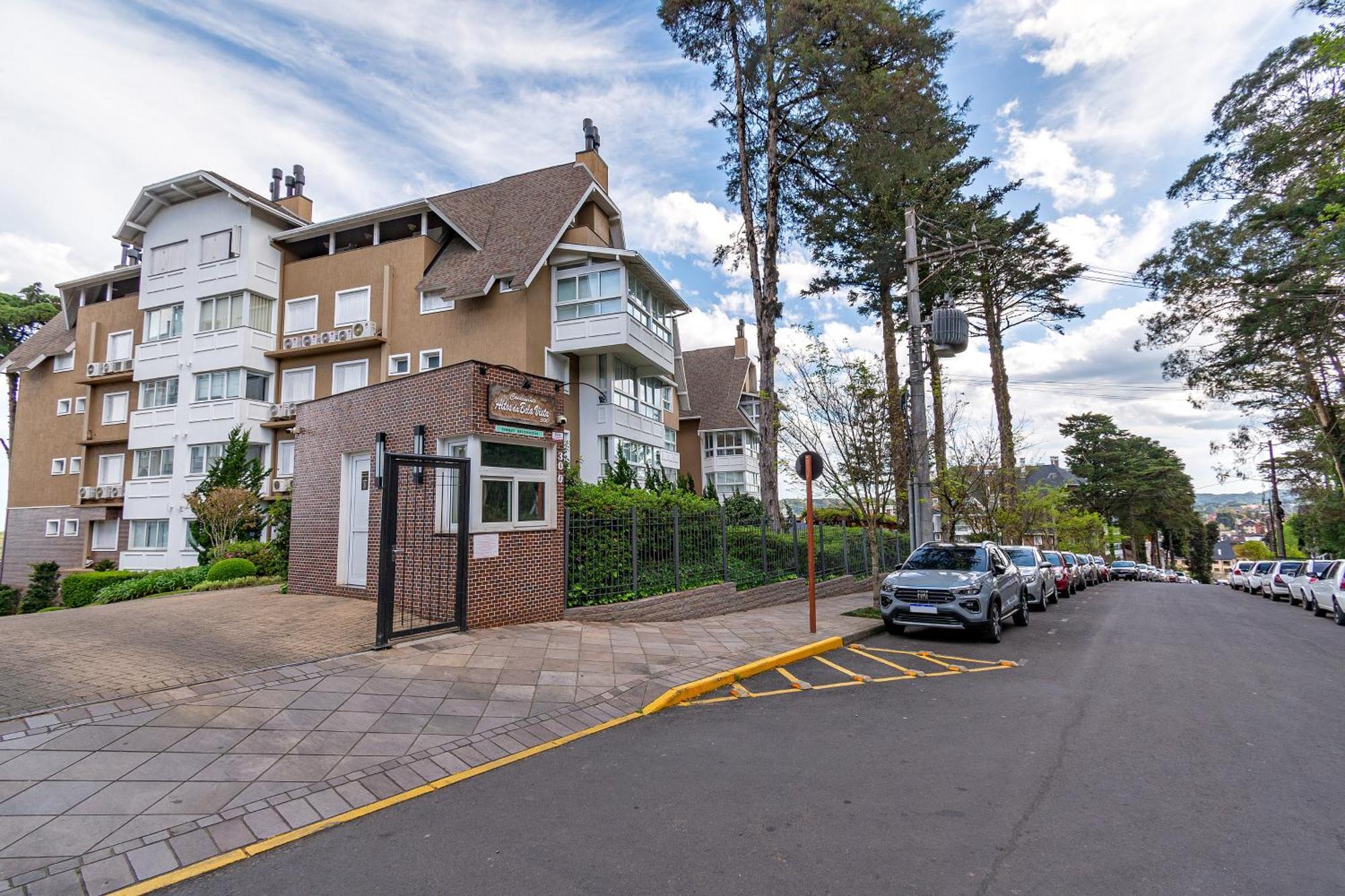 Luxuoso Apartamento Central Para 10 Pessoas Gramado Esterno foto