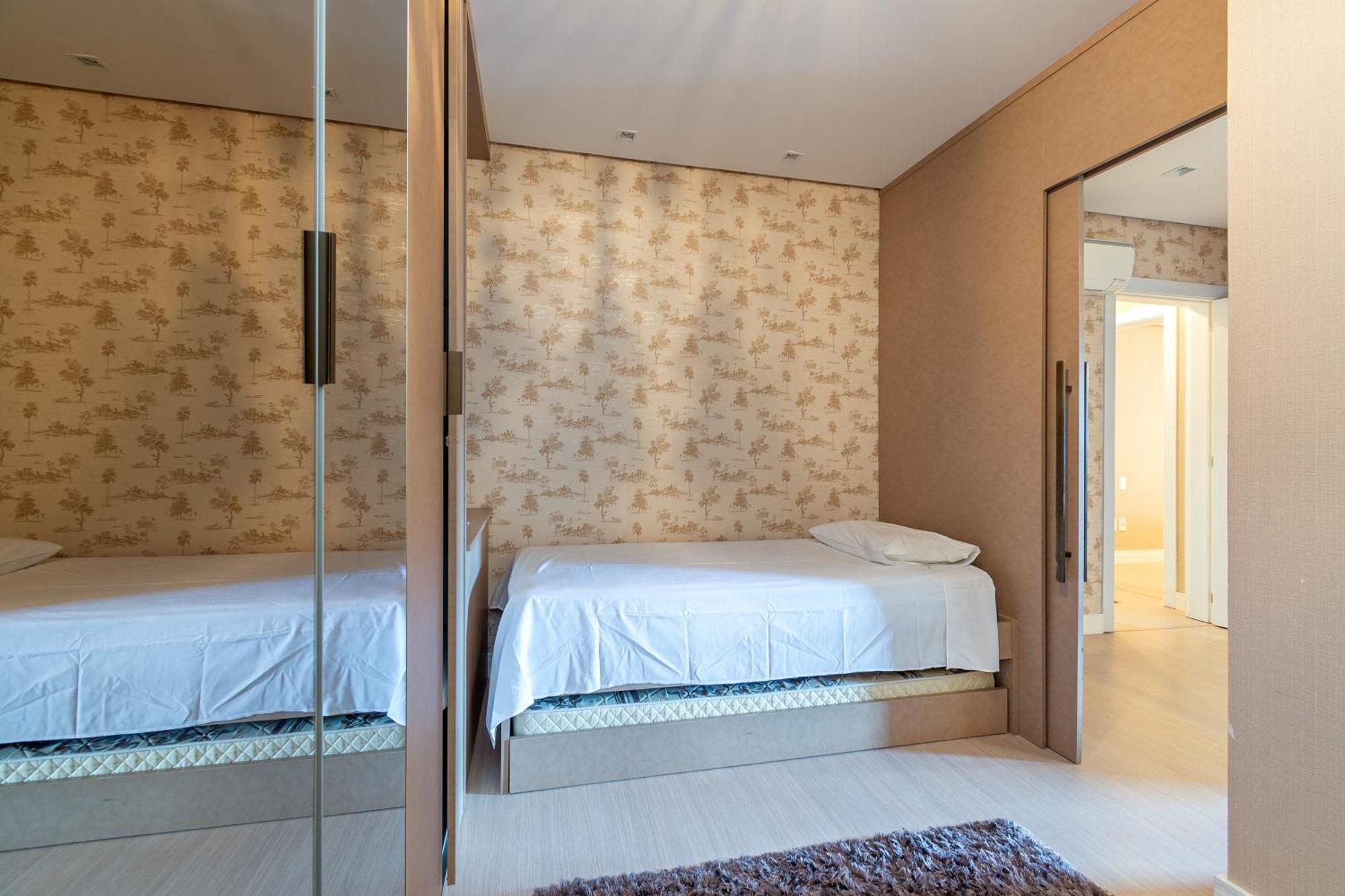 Luxuoso Apartamento Central Para 10 Pessoas Gramado Esterno foto